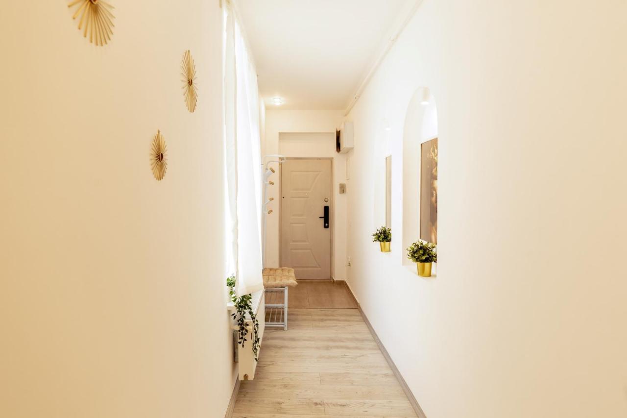 Ideal Stay: Spacious 2Br Apt Near Calea Victoriei Bukarest Exteriör bild