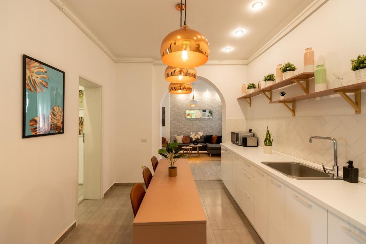 Ideal Stay: Spacious 2Br Apt Near Calea Victoriei Bukarest Exteriör bild