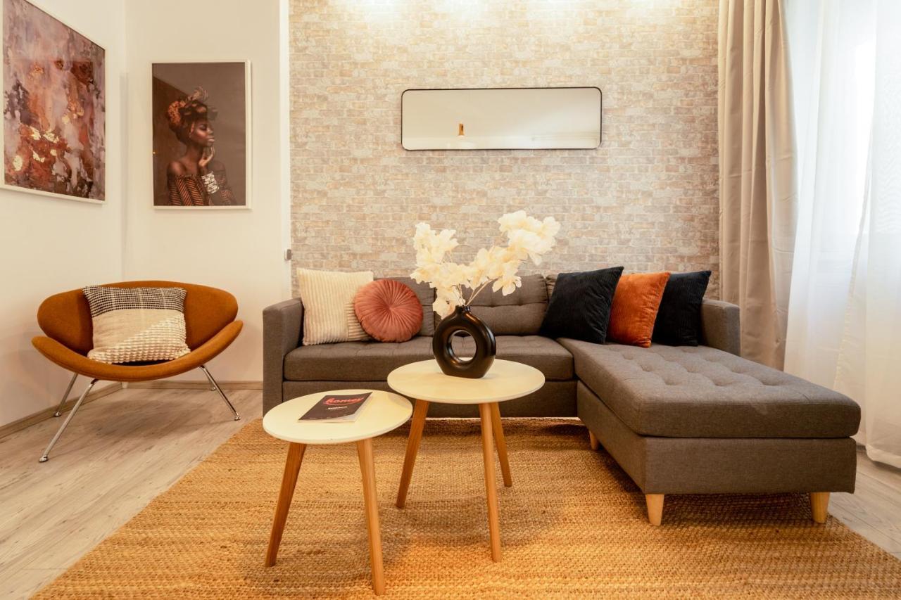 Ideal Stay: Spacious 2Br Apt Near Calea Victoriei Bukarest Exteriör bild