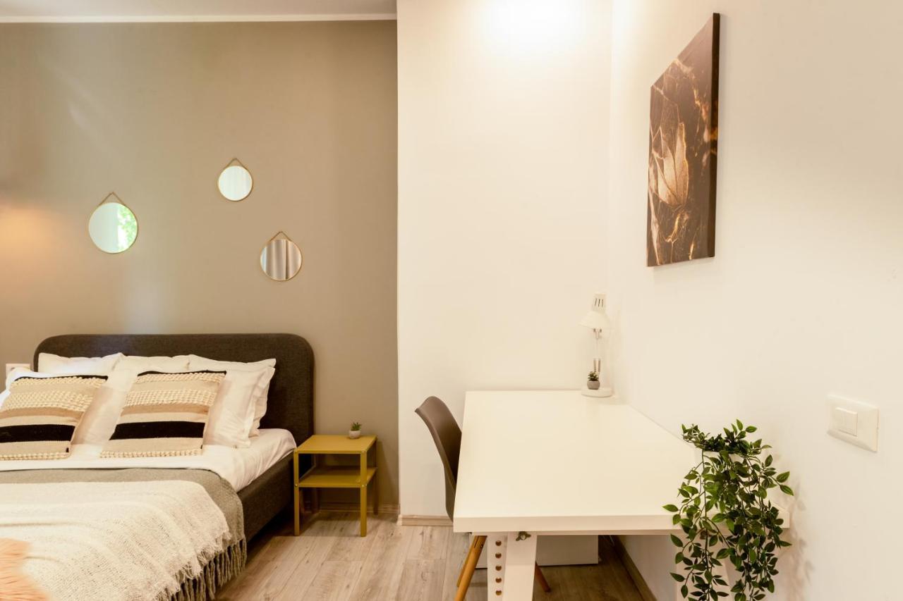 Ideal Stay: Spacious 2Br Apt Near Calea Victoriei Bukarest Exteriör bild