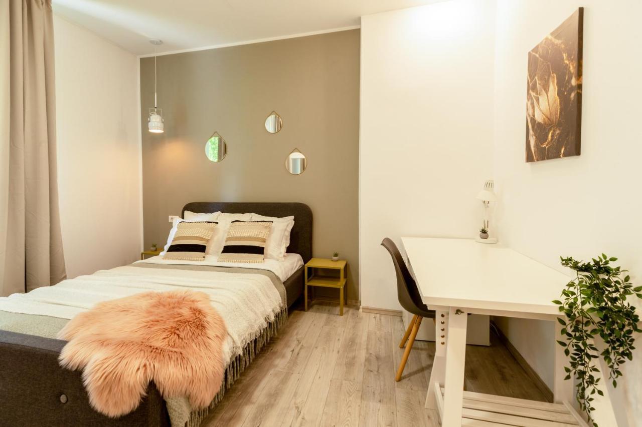 Ideal Stay: Spacious 2Br Apt Near Calea Victoriei Bukarest Exteriör bild