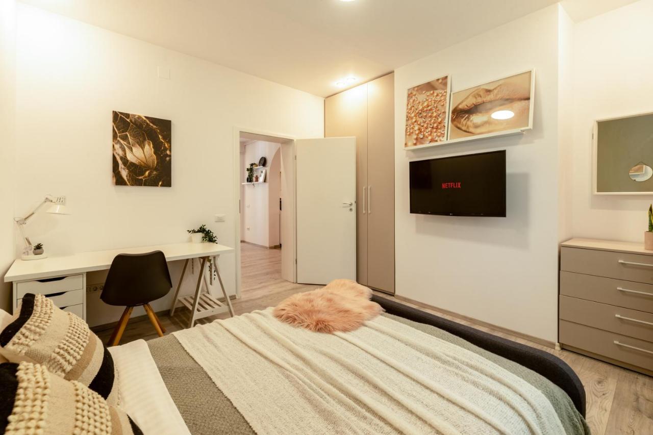 Ideal Stay: Spacious 2Br Apt Near Calea Victoriei Bukarest Exteriör bild
