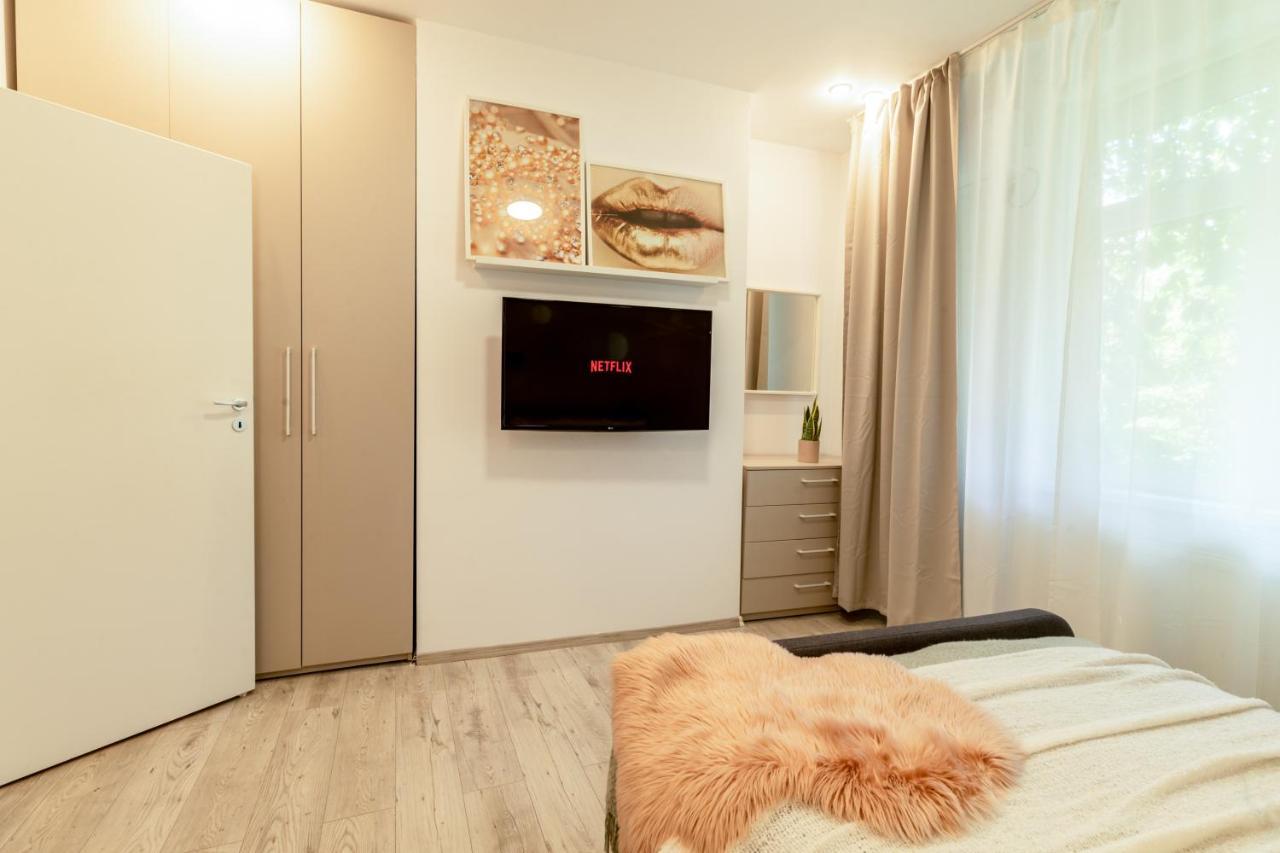 Ideal Stay: Spacious 2Br Apt Near Calea Victoriei Bukarest Exteriör bild