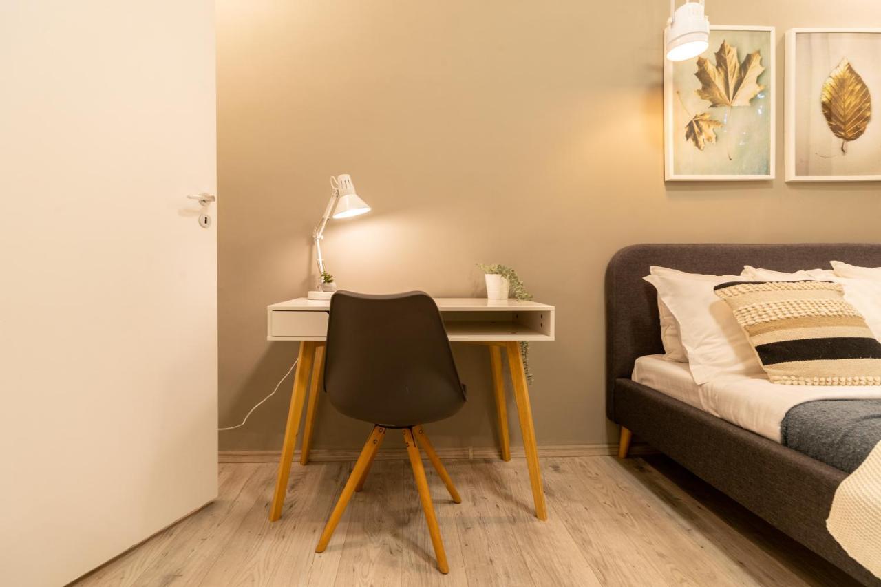 Ideal Stay: Spacious 2Br Apt Near Calea Victoriei Bukarest Exteriör bild