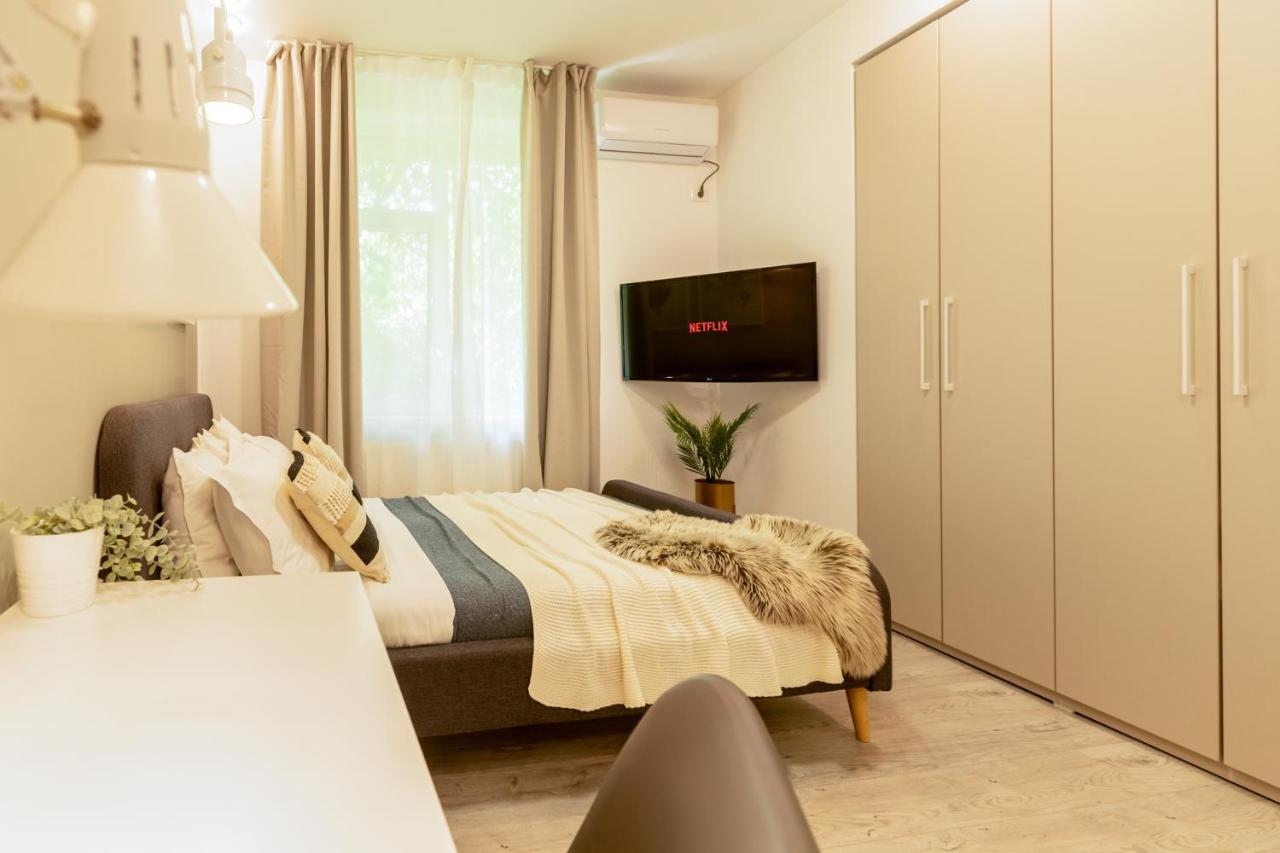 Ideal Stay: Spacious 2Br Apt Near Calea Victoriei Bukarest Exteriör bild