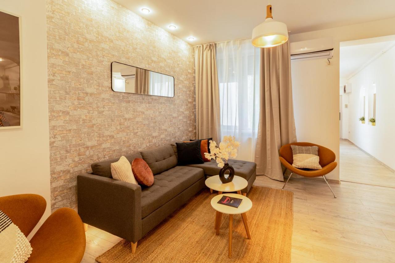 Ideal Stay: Spacious 2Br Apt Near Calea Victoriei Bukarest Exteriör bild